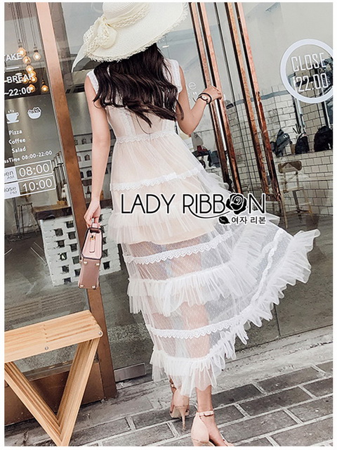Lace Dress เดรสผ้าทูลเลและลูกไม้ตกแต่งระบาย