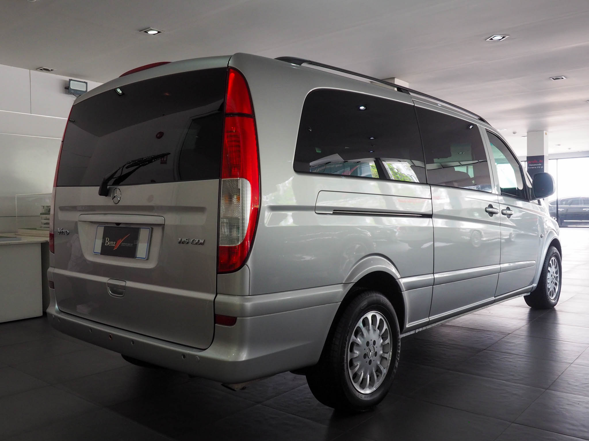 จองแล้ว VITO 115 CDI W639