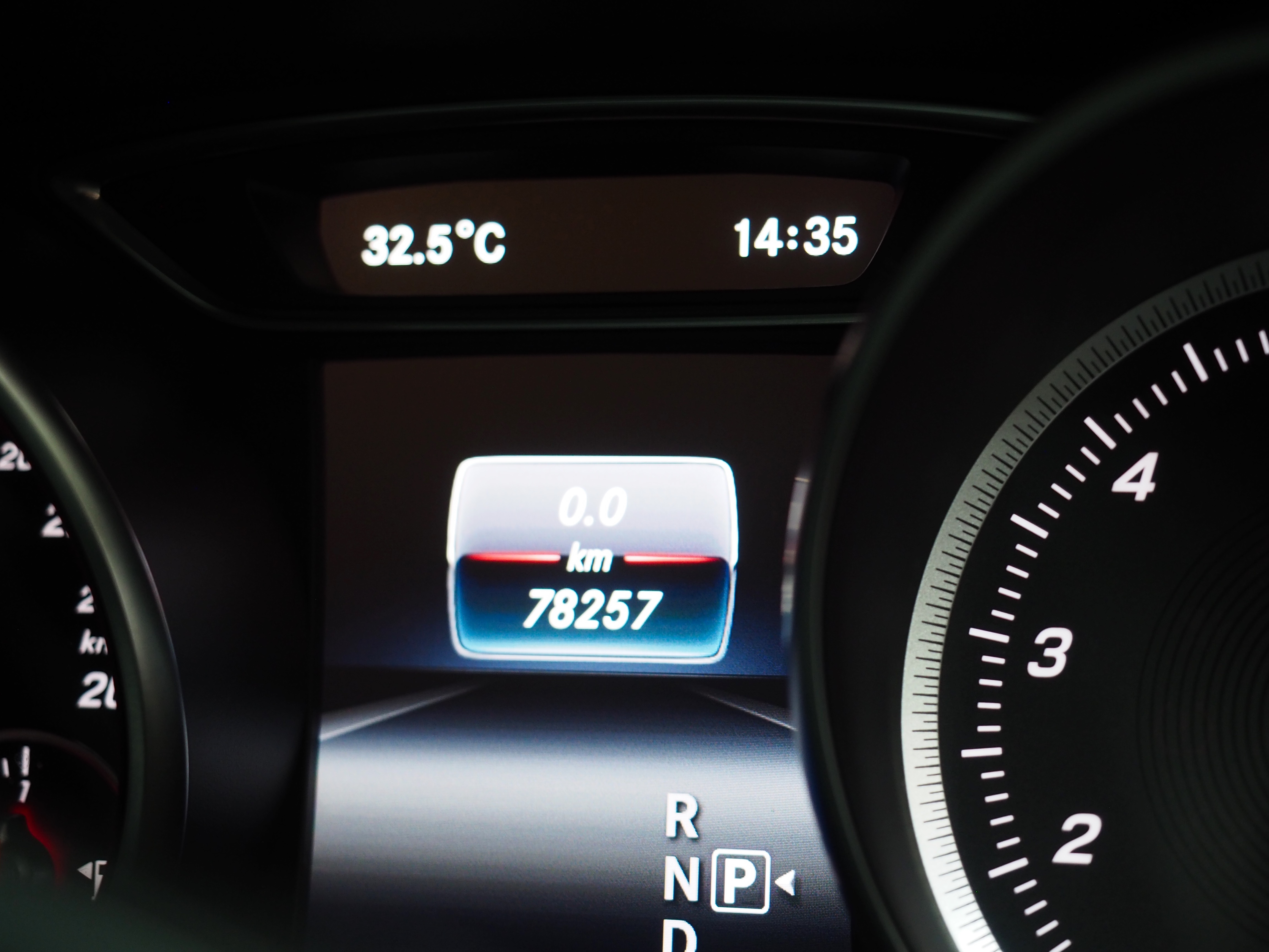 จองแล้ว CLA250 AMG Night Edition W117