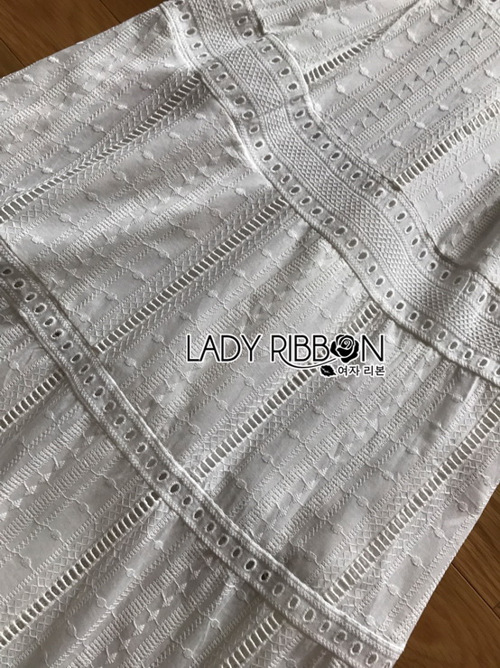 Maxi Dress เดรสยาวผ้าคอตตอนปักและฉลุลายสีขาว