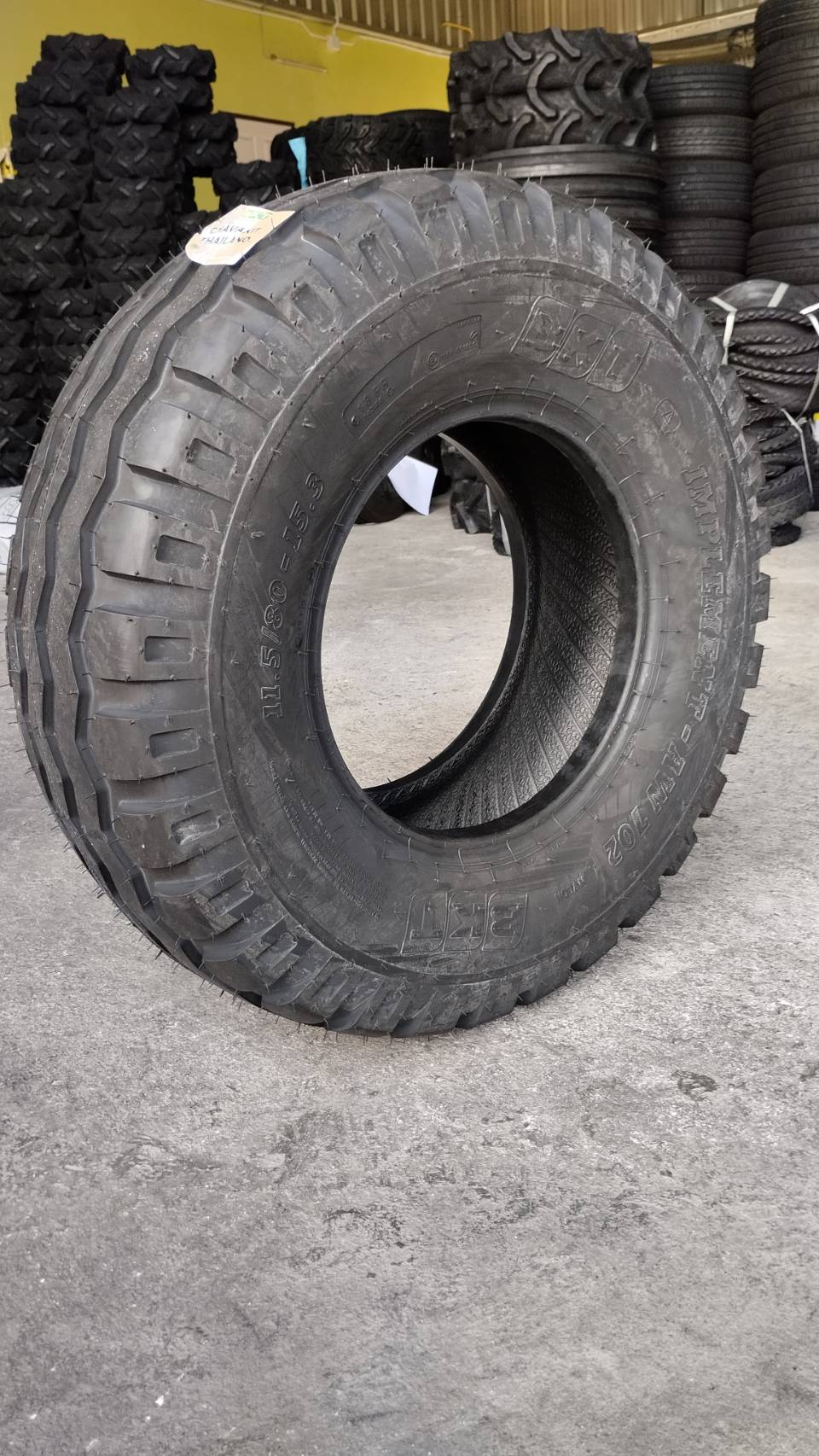 ยางรถอุตสาหกรรมและการเกษตร ยี่ห้อ BKT รุ่น AW702 ขนาด 10.0/75-15.3 ,10.0/80-12 ,11.5/80-15.3