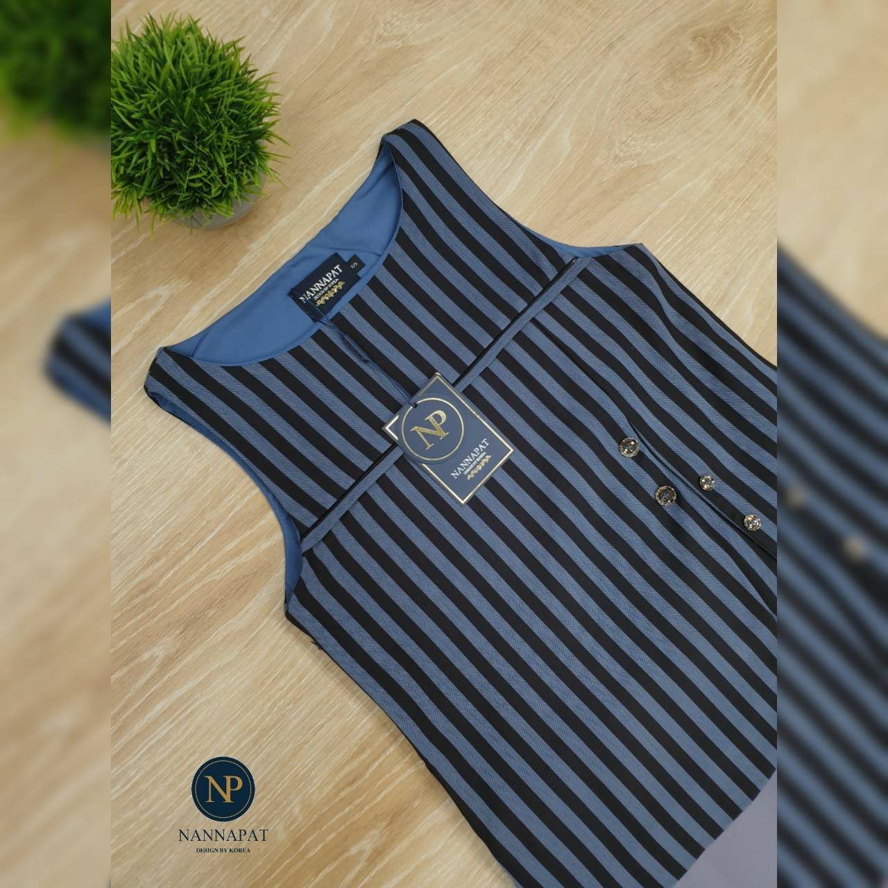 เสื้อเป็นซิปข้างกางเกงทรงสวย