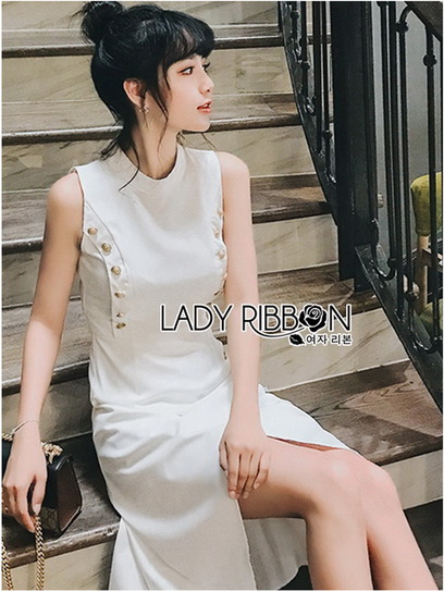White Dress เดรสแขนกุดสีขาวตกแต่งกระดุมทอง