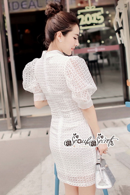 เดรสสีขาวเนื้อผ้า Tulle แบบโปร่ง