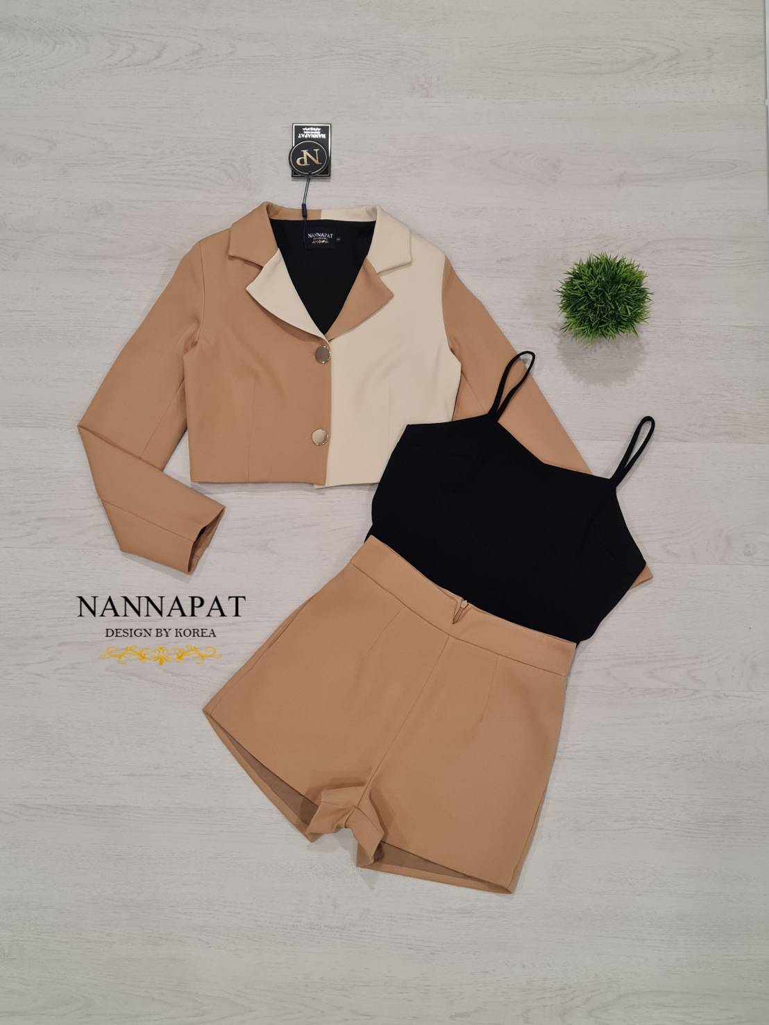 เสื้อคลุมทูโทน กระดุมหน้า พร้อมเสื้อยืดสายเดี่ยว