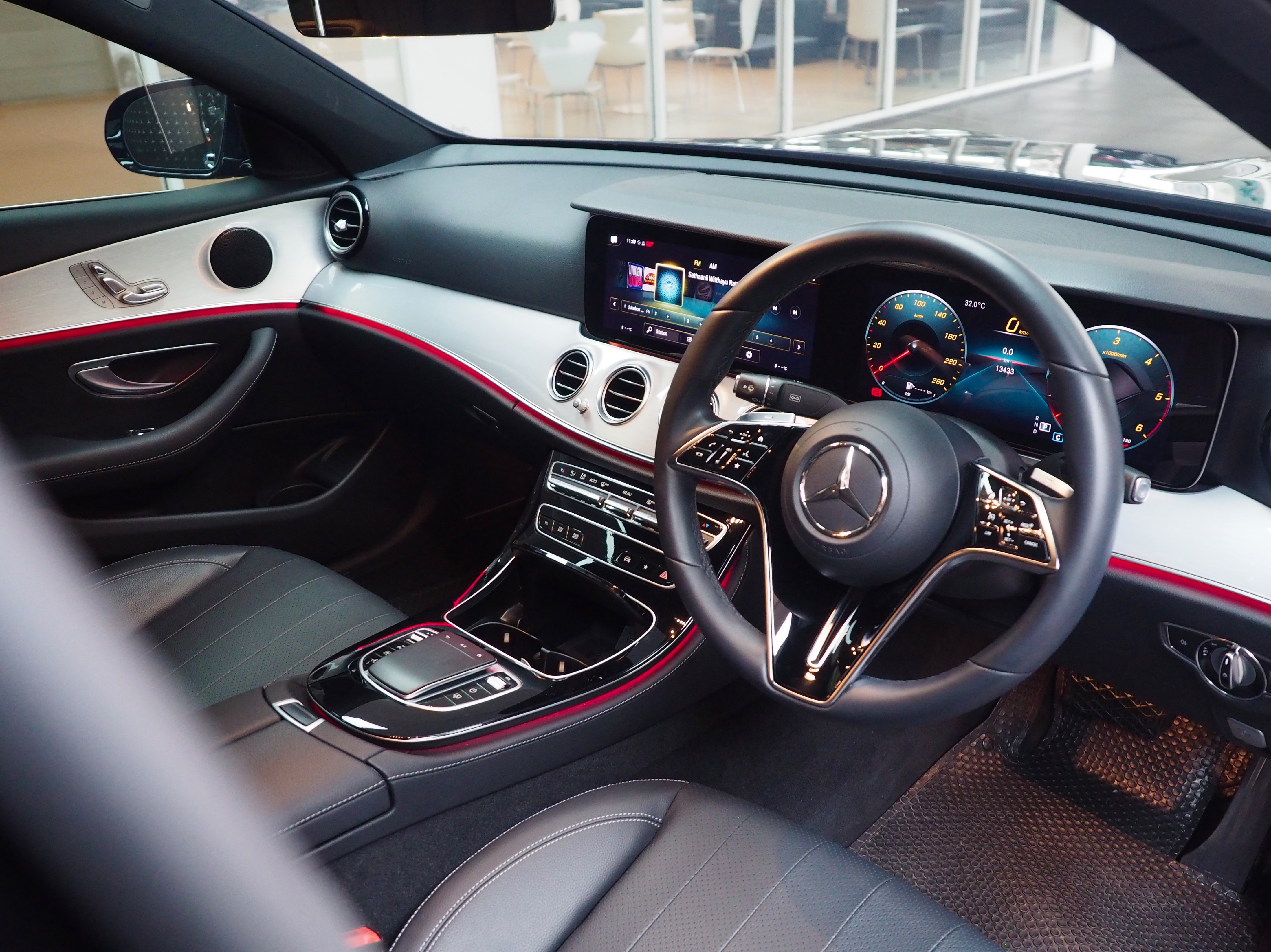 จองแล้ว E220d AMG Sport W213