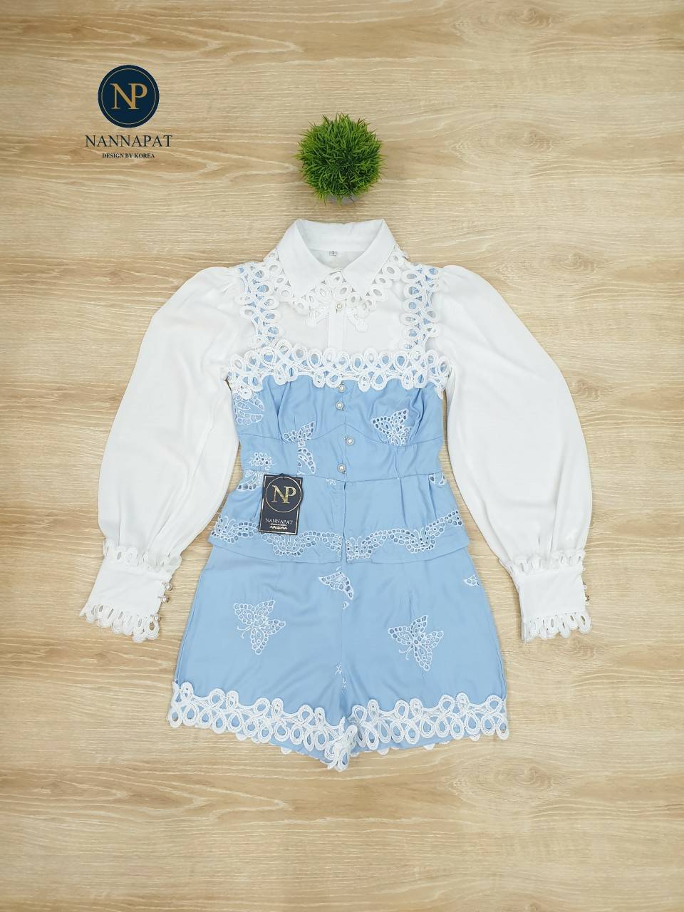 เสื้อกระดุมหน้า Playsuit ขาสั้นซิปหลัง