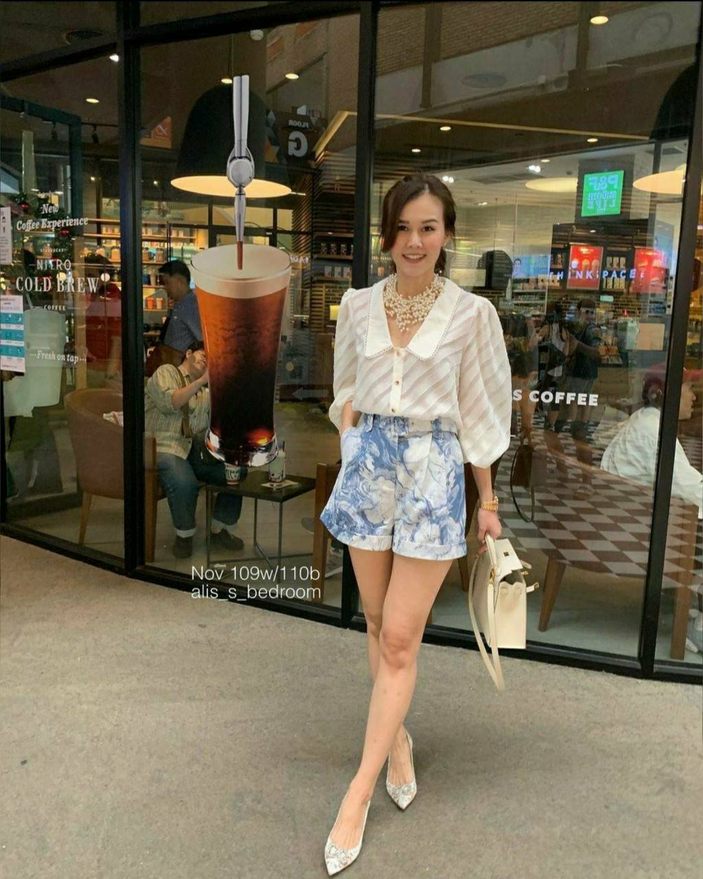 เสื้อกระดุมหน้าเนื้อผ้าสั่งทำพิเศษ