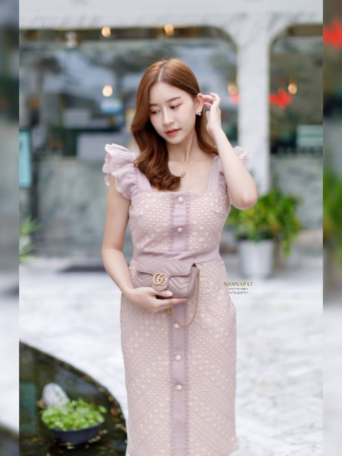 เดรสงานซิปหลังแต่งกระดุมหน้าสีอิฐ