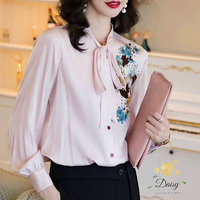 เสื้อแขนยาวคอโบว์ ชุดกระดุมหน้า