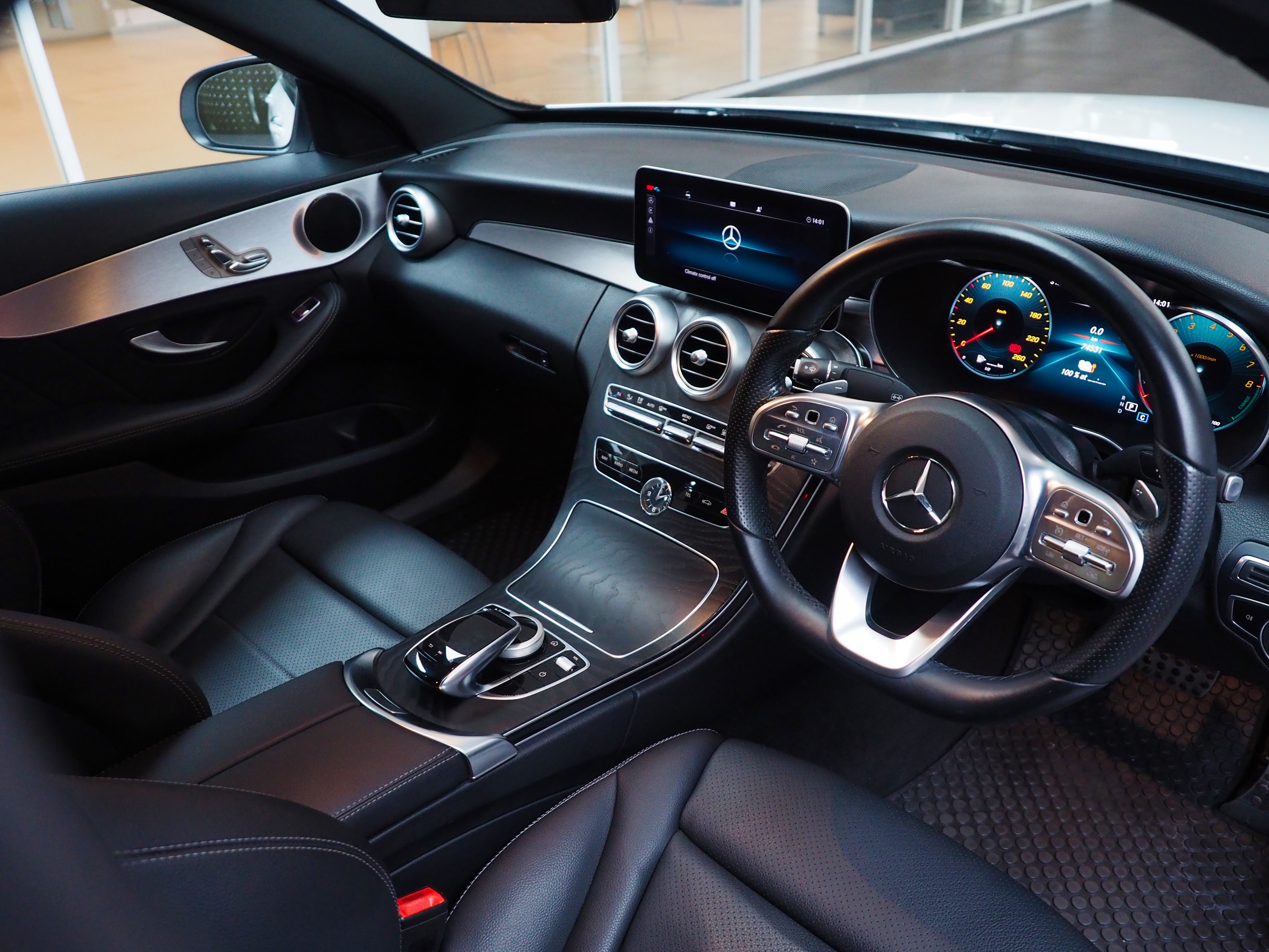 จองแล้ว C300e AMG Sport Plug in Hybrid W205