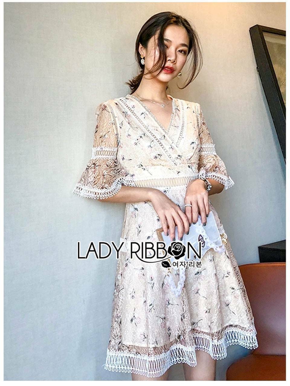 เดรสสั้นผ้าลูกไม้ทอลายดอกไม้สีครีมสุดหวาน