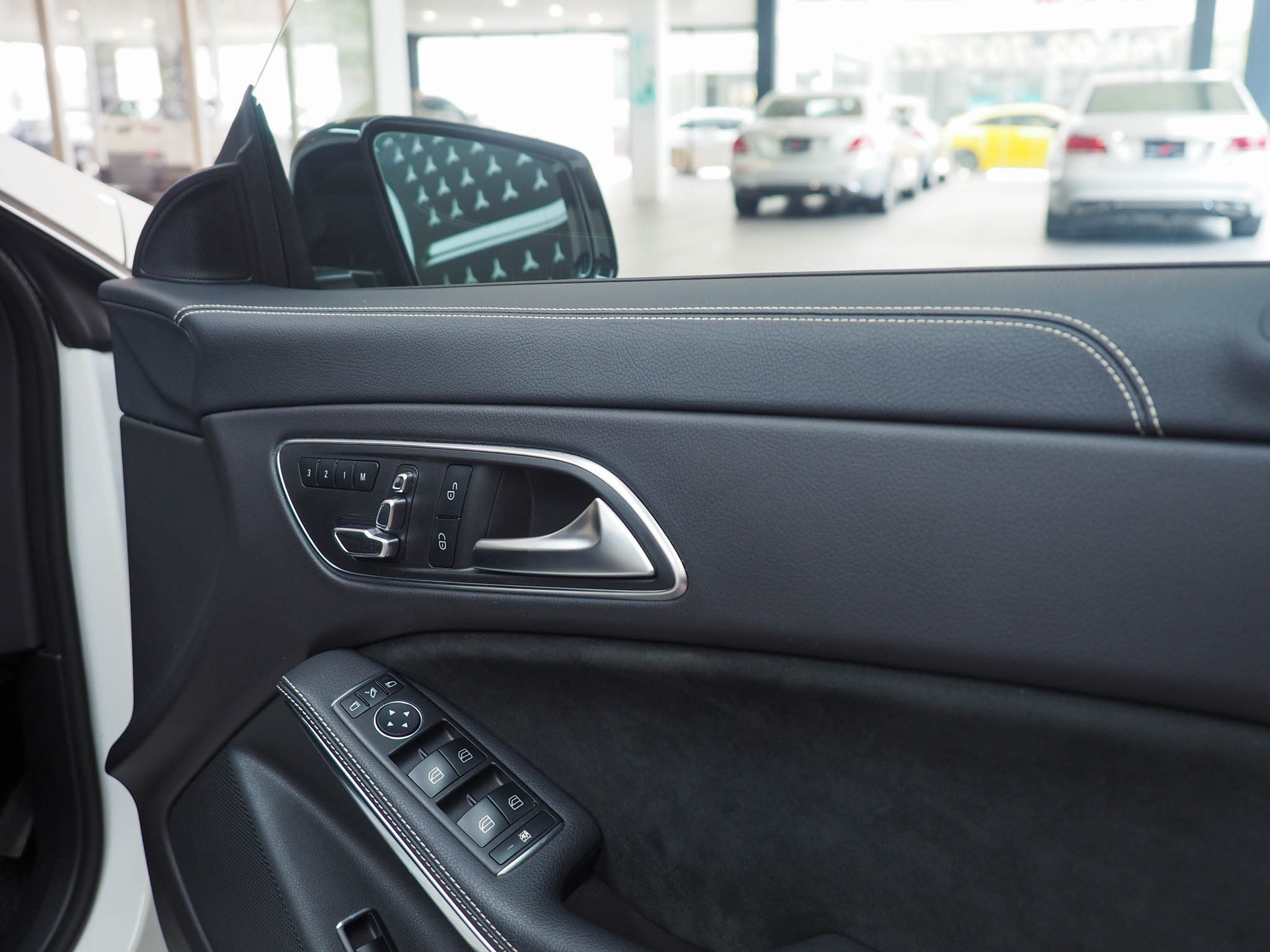 จองแล้ว CLA250 AMG Night Edition W117