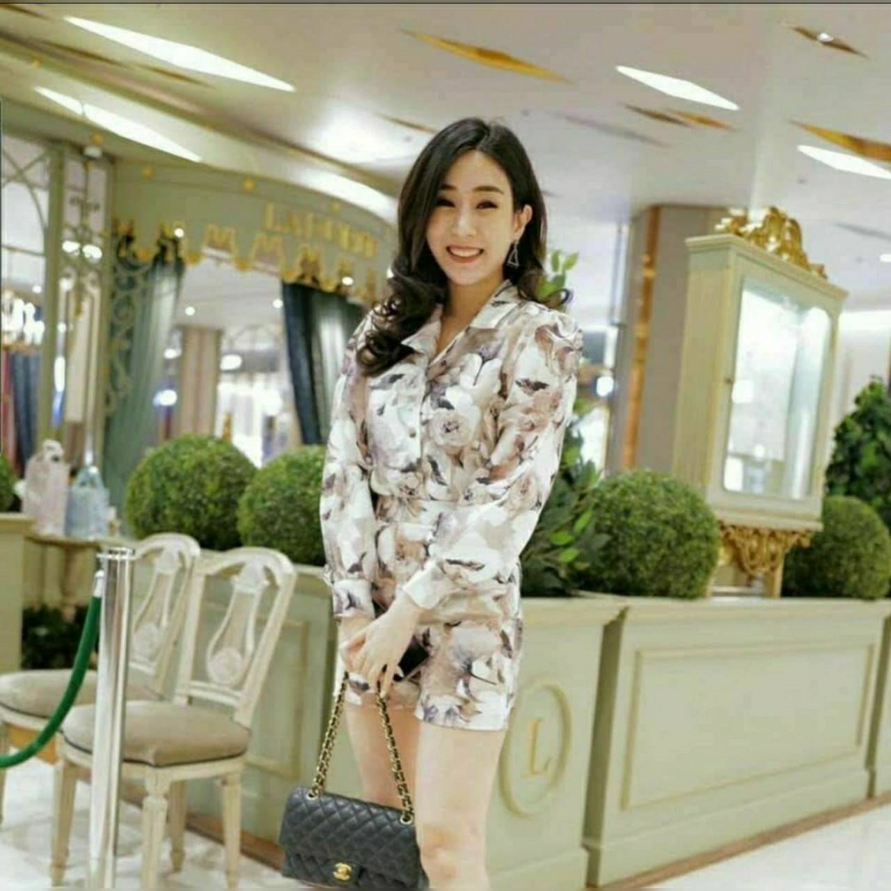 เสื้อกระดุมหน้านะคะ กางเกงมีกระเป๋าข้าง