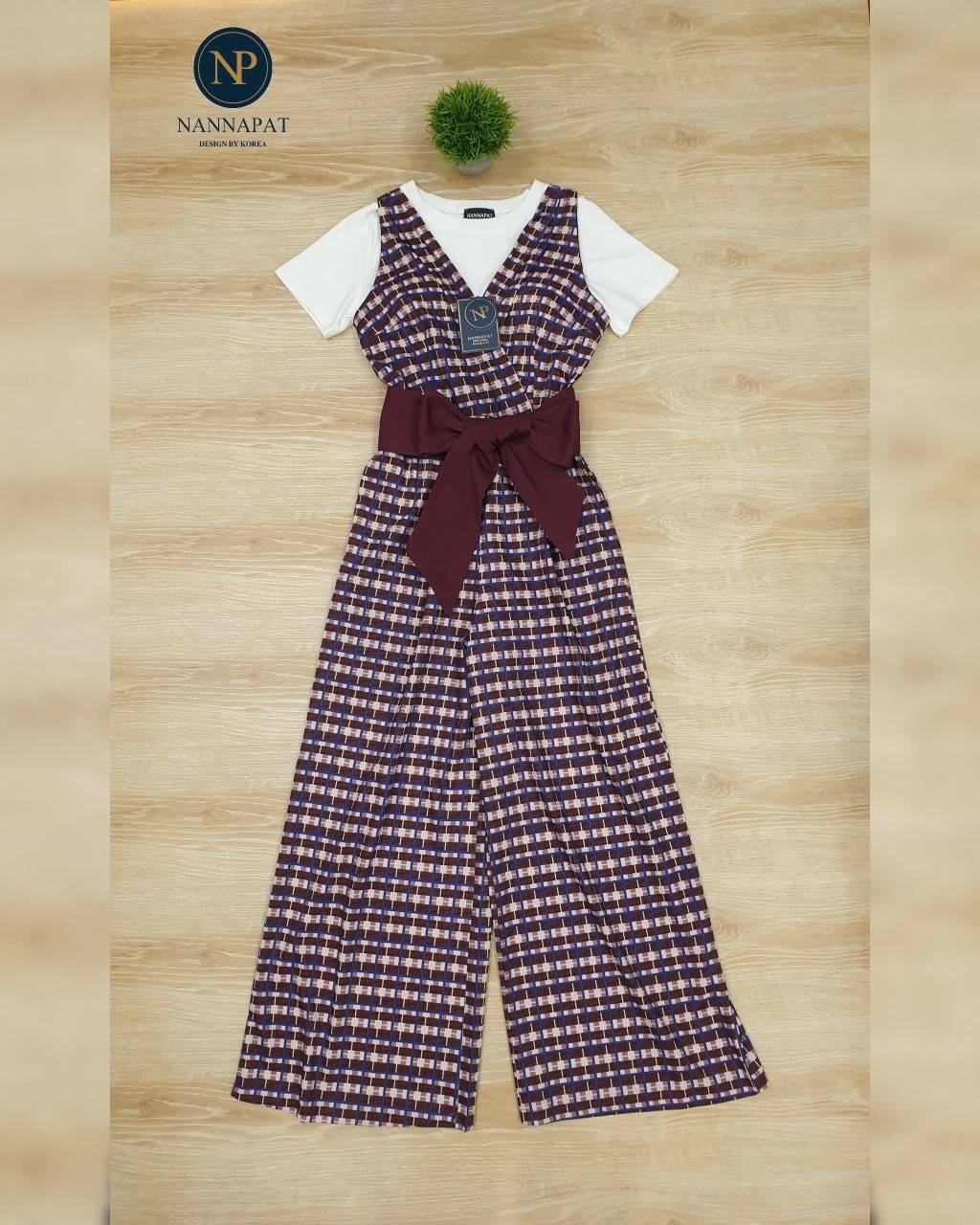 จัมสูททรงสวยขาบาน