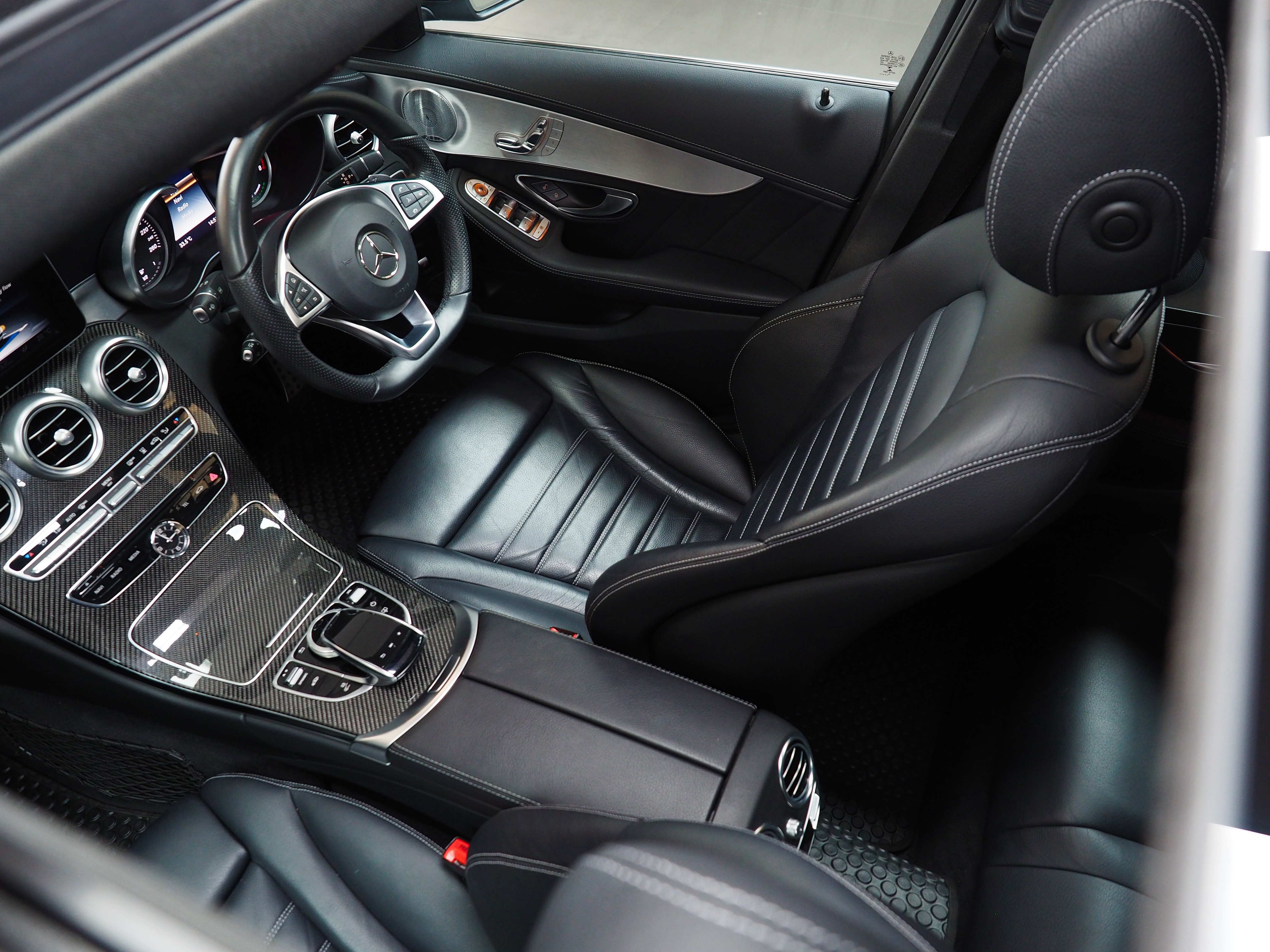 จองแล้ว C350e AMG Plug in Hybrid W205