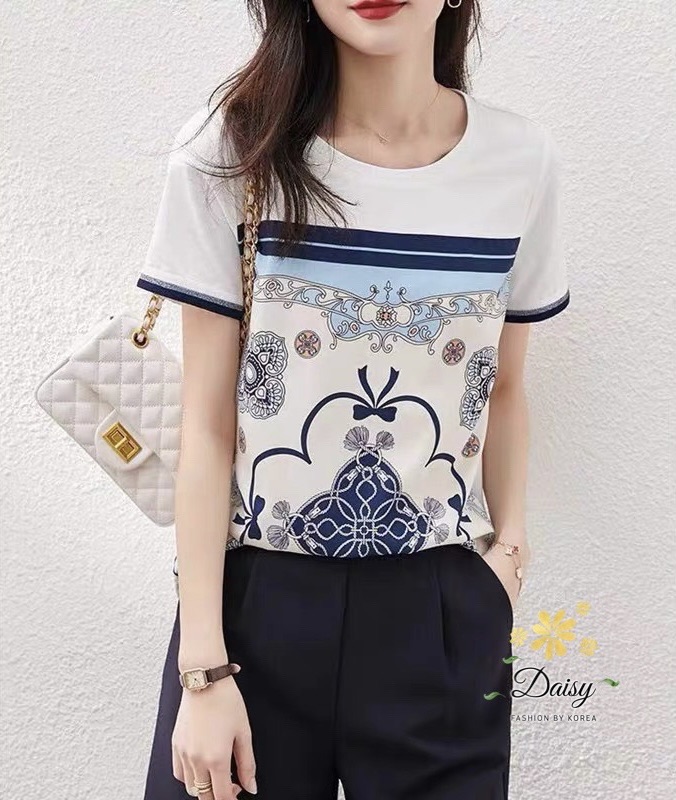 เสื้อคอกลมแขนสั้น