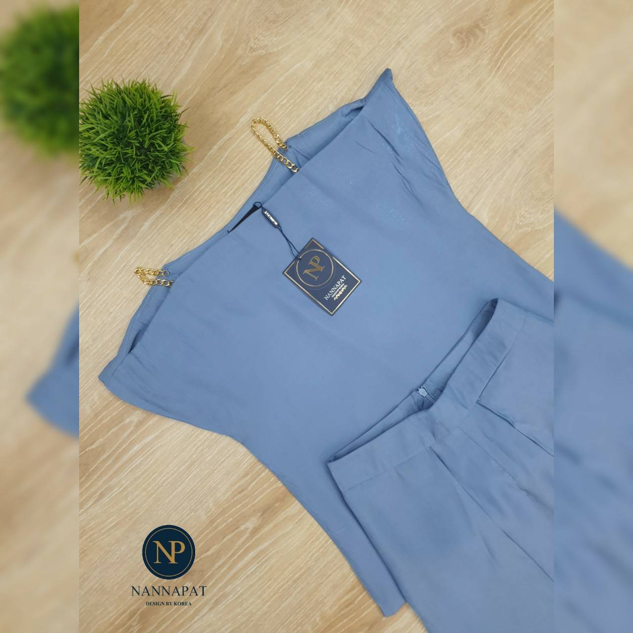 เสื้อสวมหัวไหล่โซ่ต่างระดับกางเกงขายาว