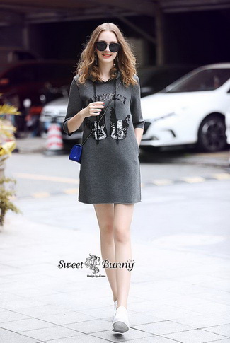เดรสฮู้ดน้องหมาเดรสทรงแขนยาวพอดีศอกมีหมวก