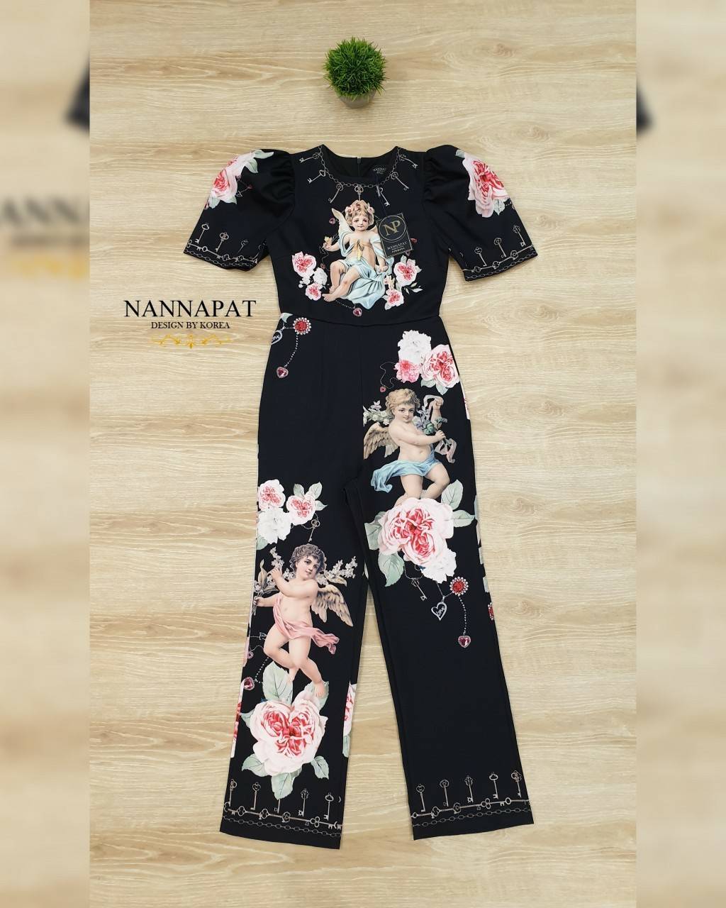 จั้มสูทซิปหลังแขนตุ๊กตาลายกามเทพ