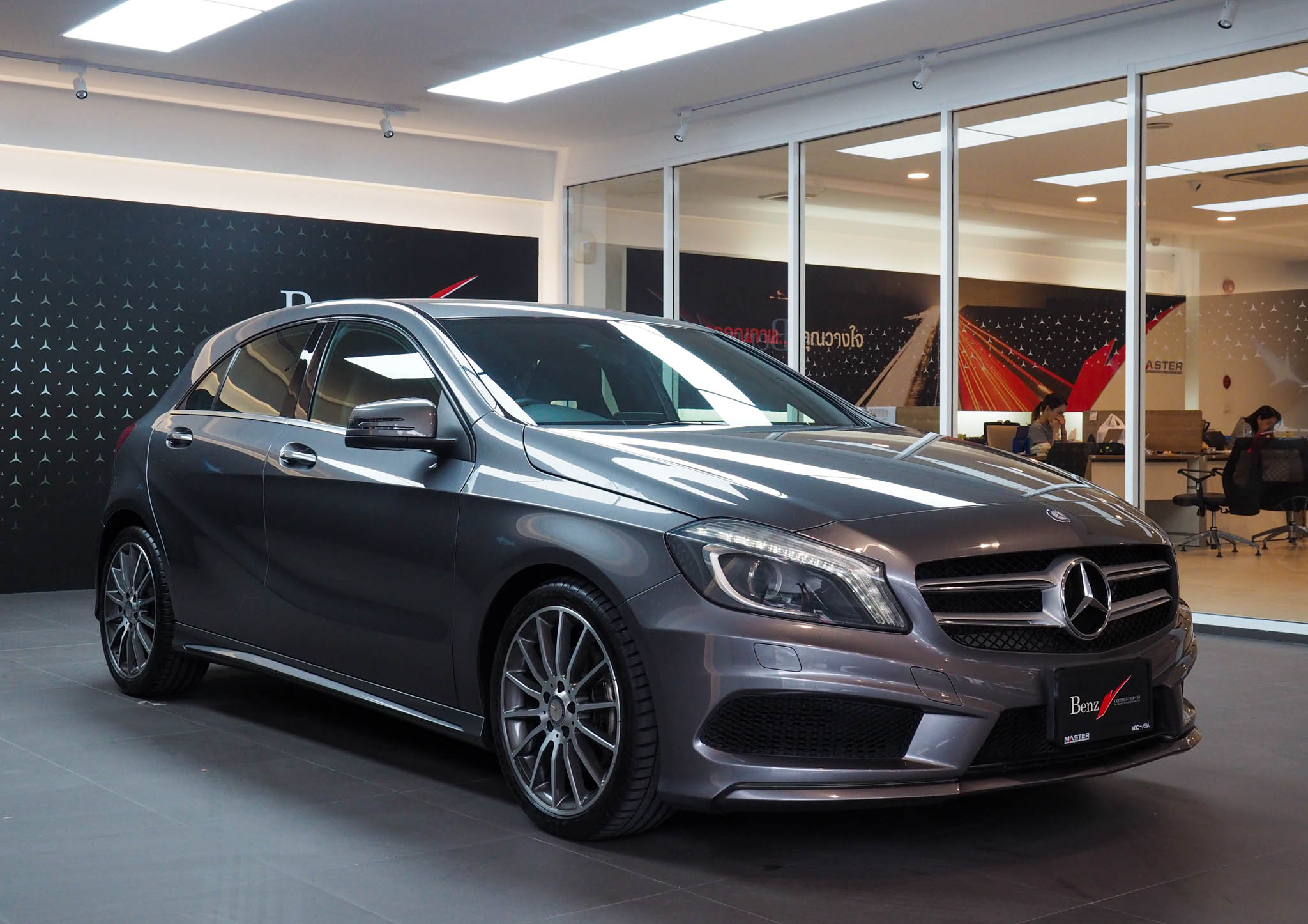 จองแล้ว A180 AMG Sport W176