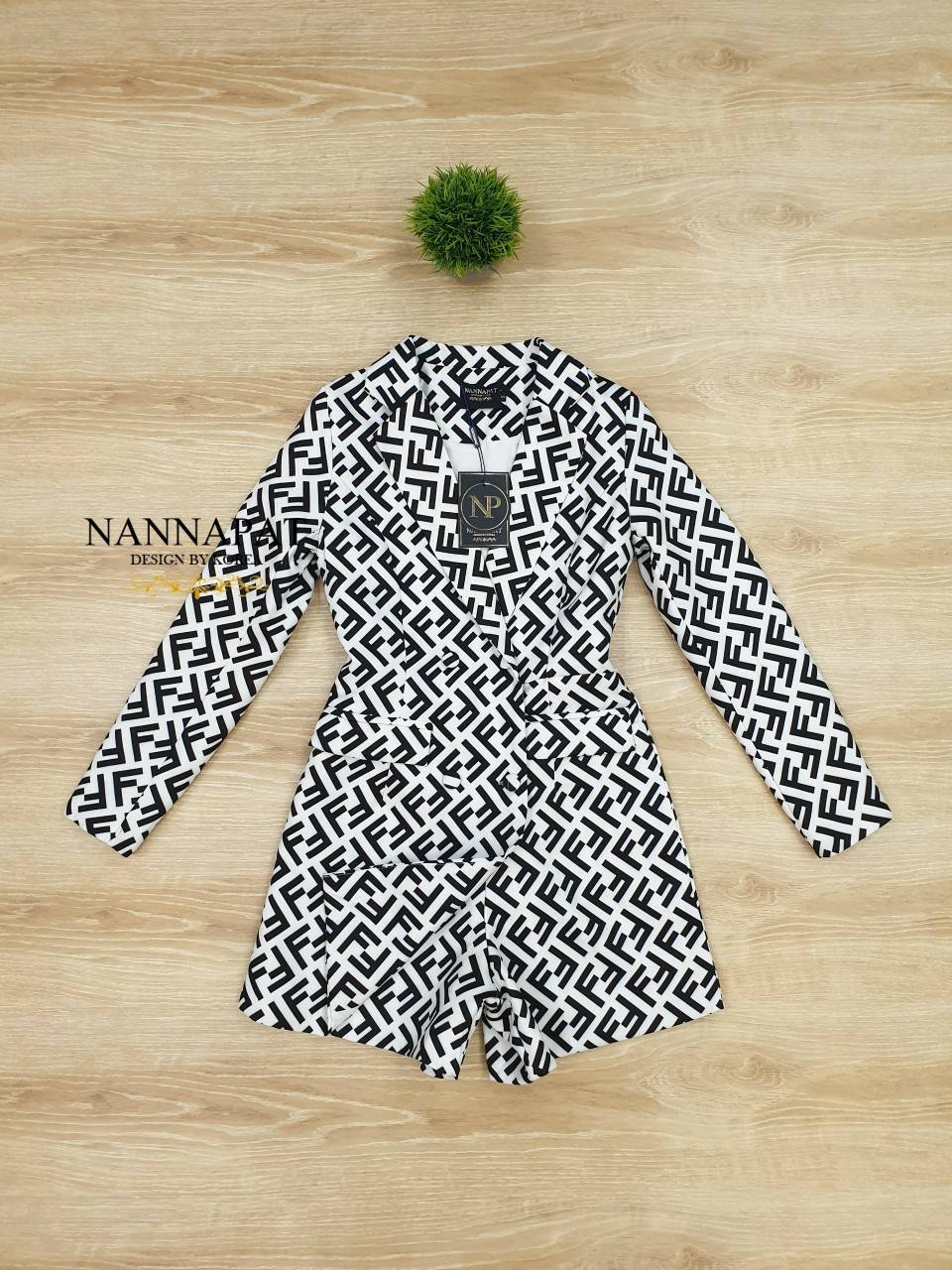 เพลสูทกระดุมหน้า เป็นกางเกงด้านใน