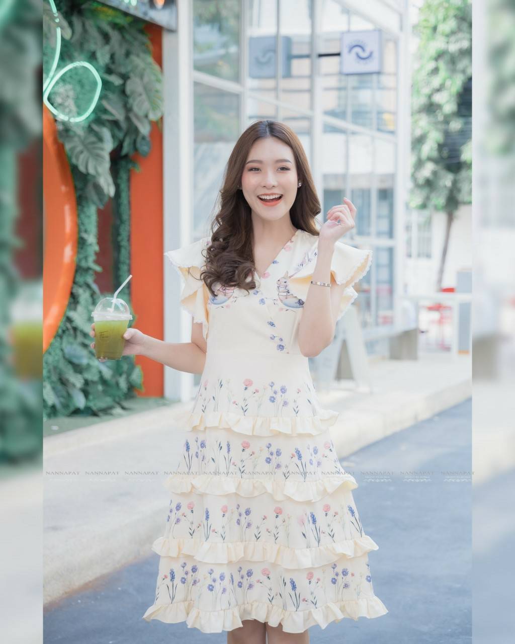 เดรสพิมพ์ลายสีสวยละมุน