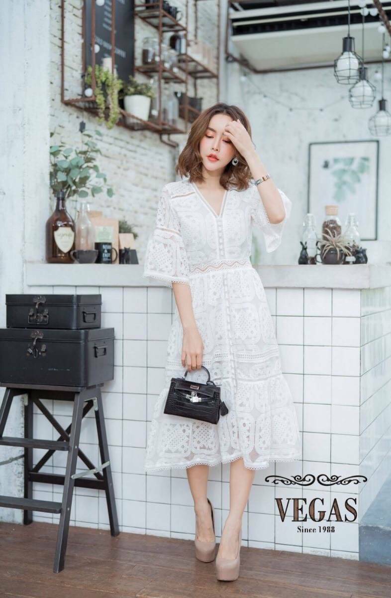 New Dress เดรสผ้าปักแต่งกระดุมหน้า