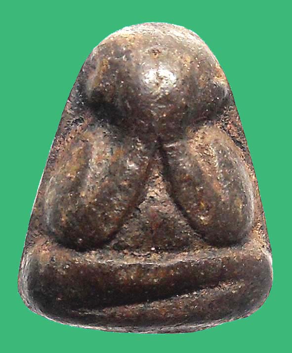 พระปิดตาพิมพ์กลางหลังแบบหลวงพ่อแก้ววัดเครือวัลย์