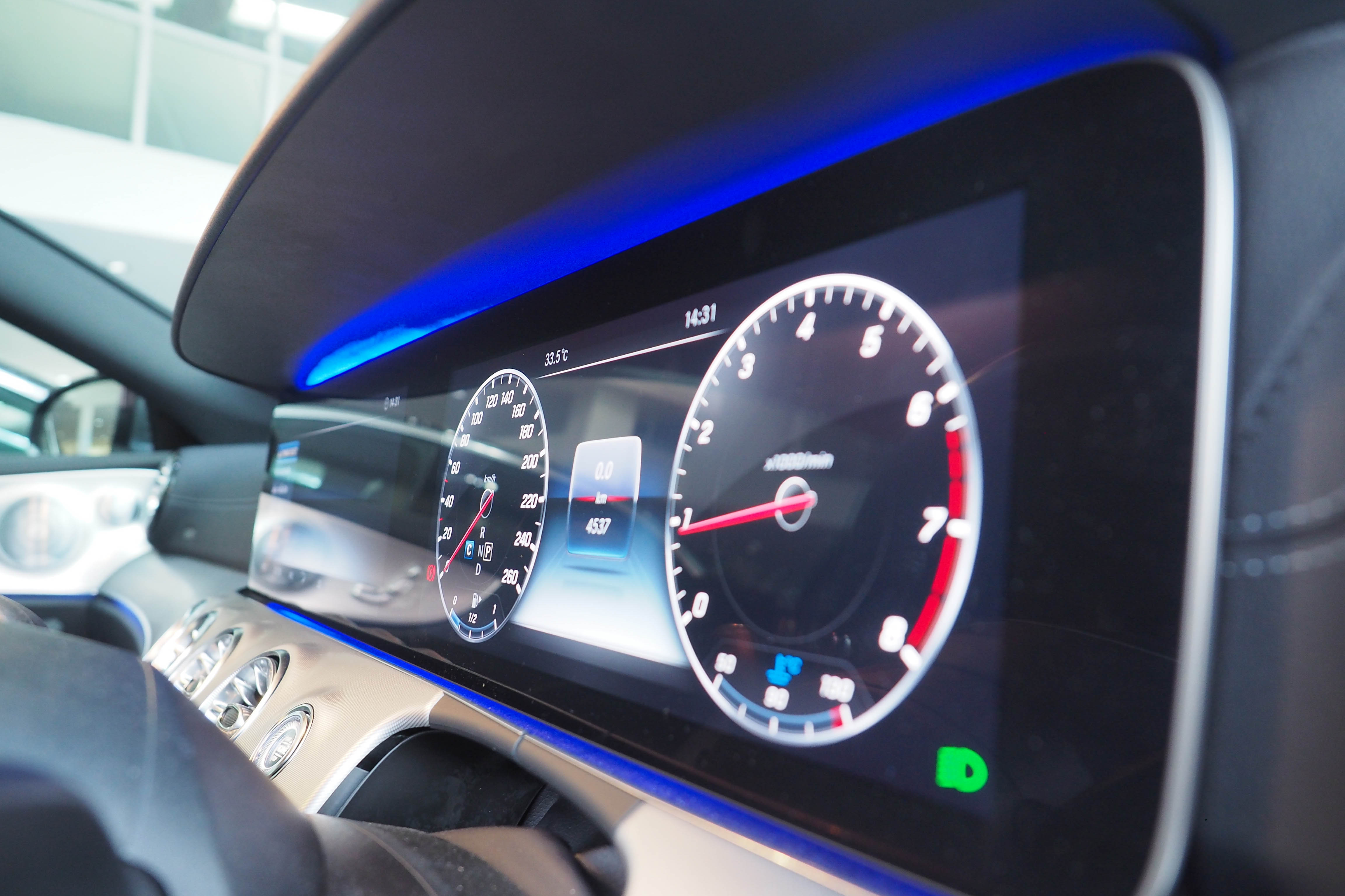 จองแล้ว E200 Coupe AMG Dynamic W238