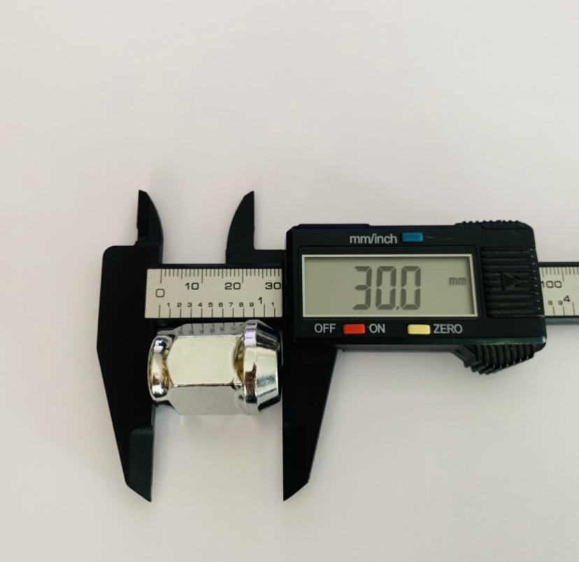 น๊อตล้อ รถยนต์ น๊อตเดิมติดรถ ขนาด 12 x 1.5 เกลียว1.5 บล็อกเบอร์ 19 สีเงิน เหล็กชุบโครเมียม