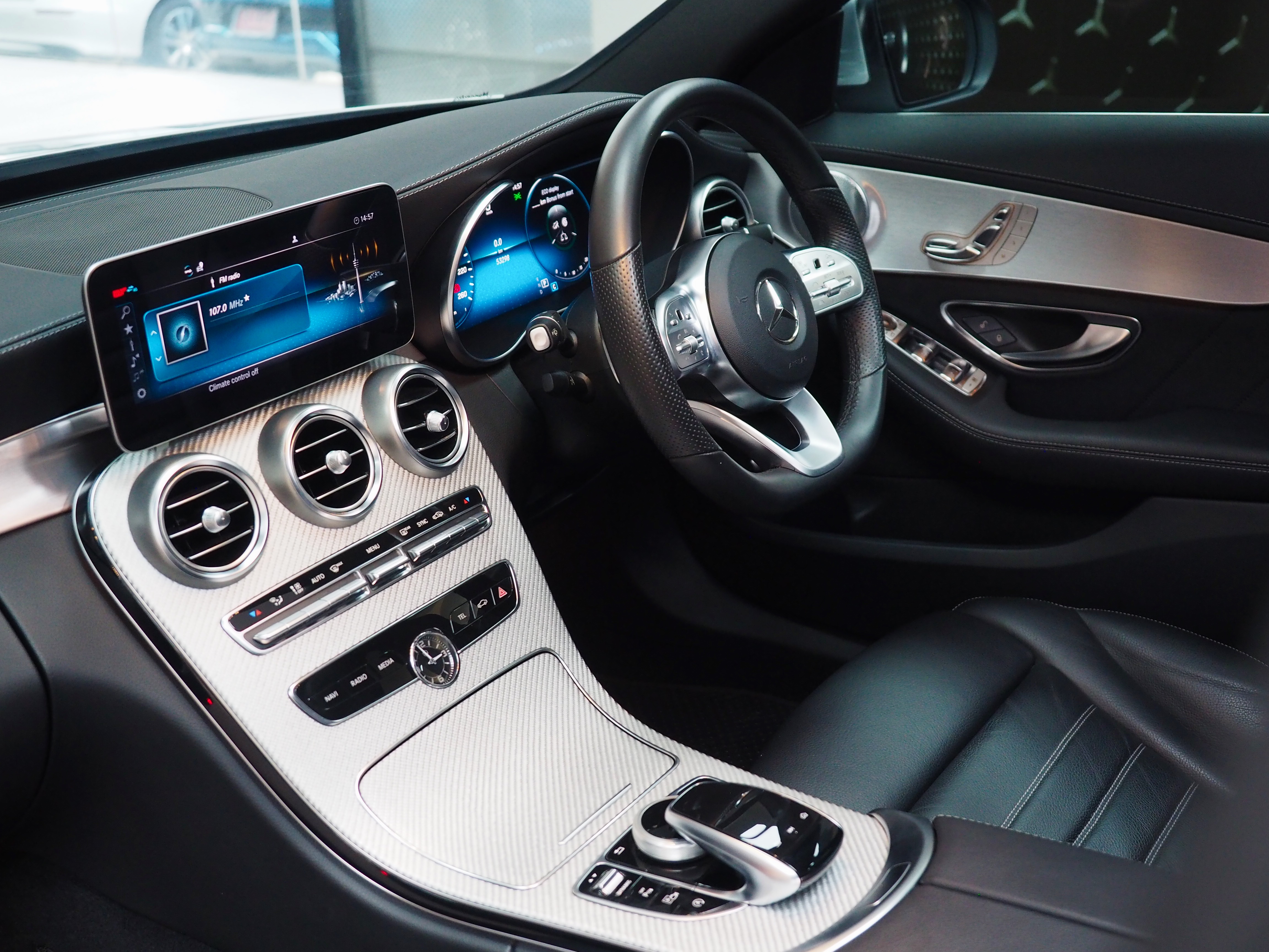 จองแล้ว C220d AMG Dynamic W205