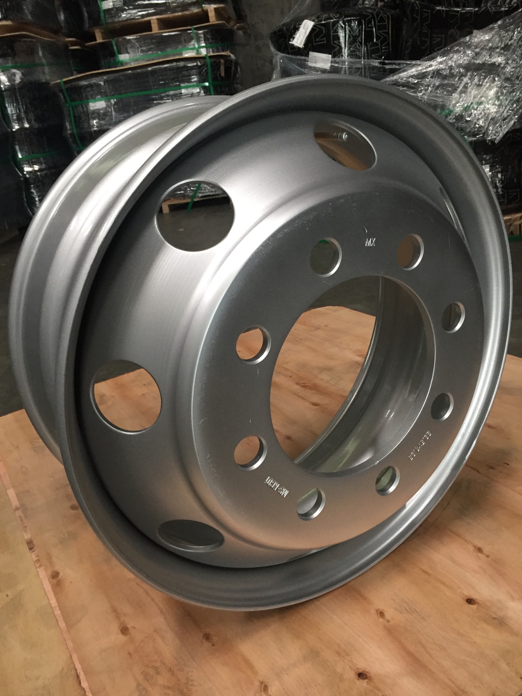 กระทะล้อ ขนาด 8.25x22.5 กระทะล้อ 8 รู รหัส MS-KC01 ยี่ห้อ MX