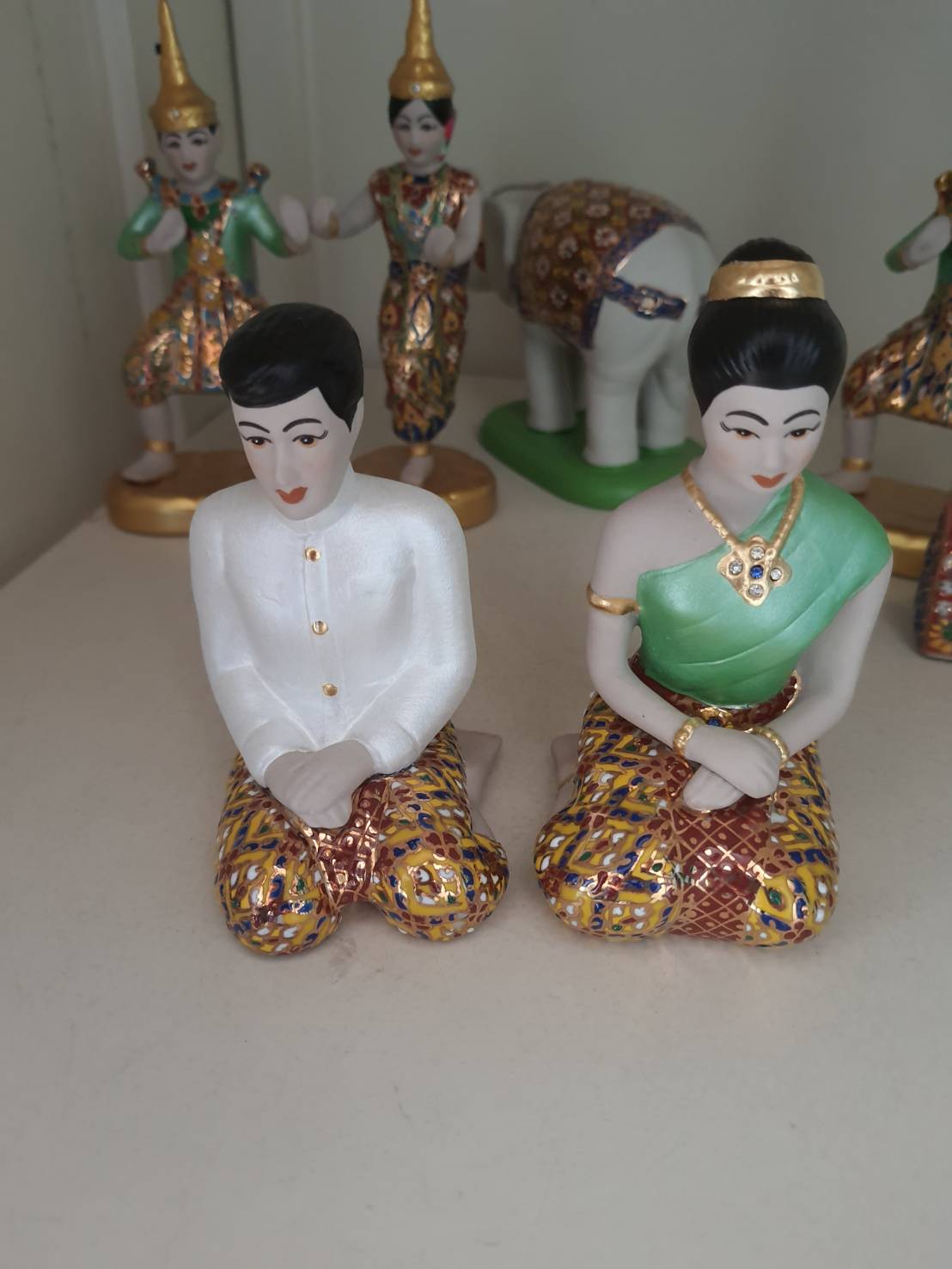 ตุีกตาบ่าวรับใช้บริวารชายหญิง