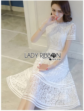White Lace Dress เดรสผ้าลูกไม้สีขาวตัดต่อเลเยอร์
