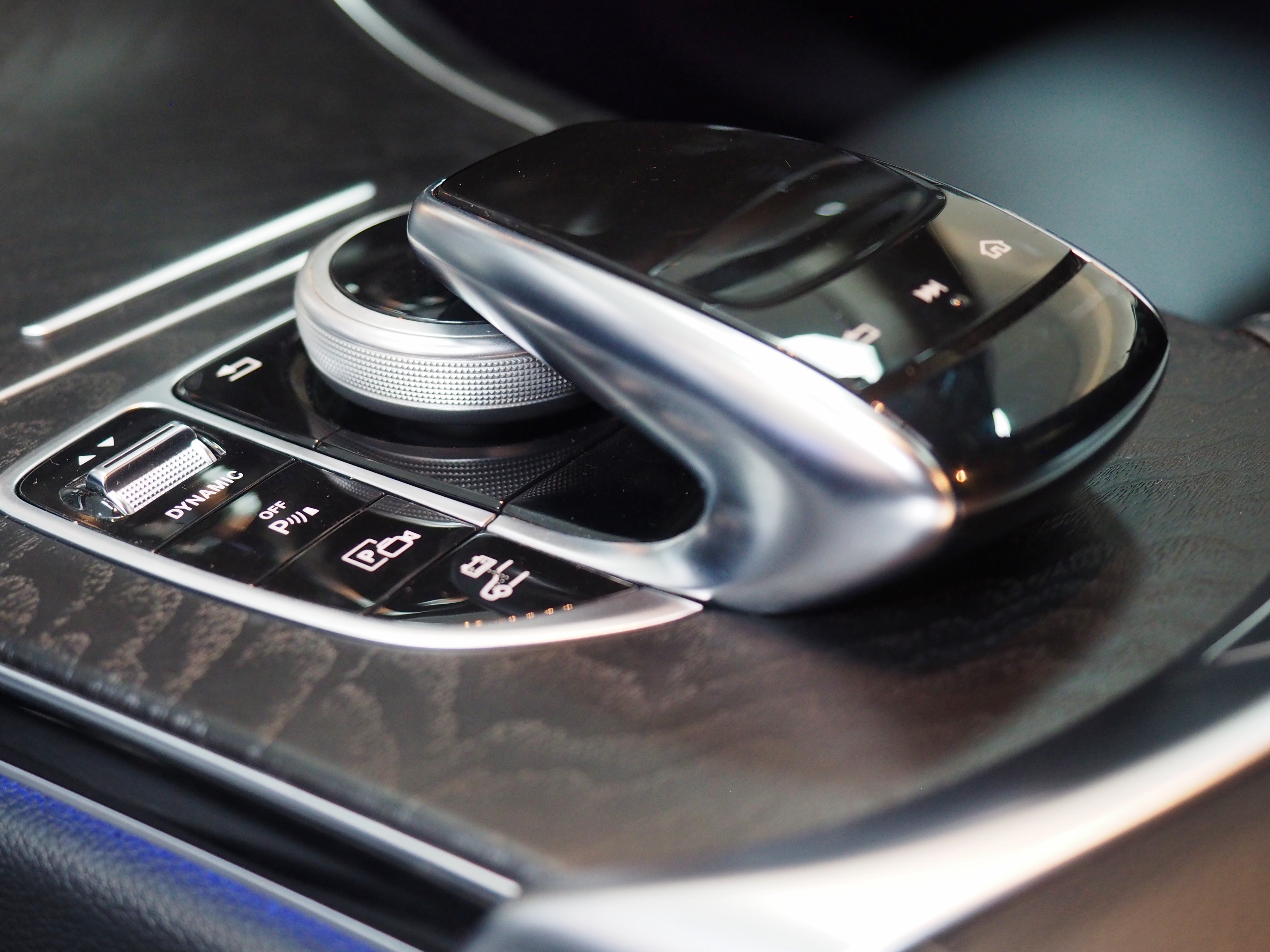 จองแล้ว C300e Plug in Hybrid Avantgarde W205