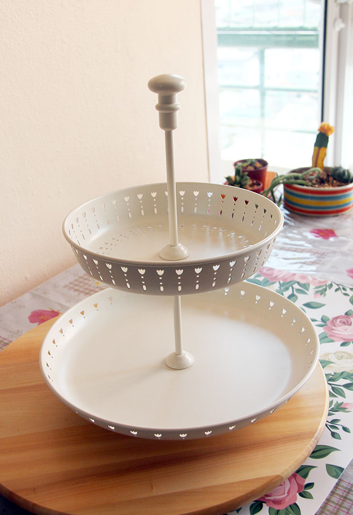 จานเสิร์ฟ 2 ชั้น, ขาว