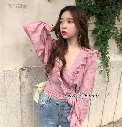 เสื้อทรงคอวีป้ายเฉียงข้างผูกโบว์ที่เอว ปกระบาย