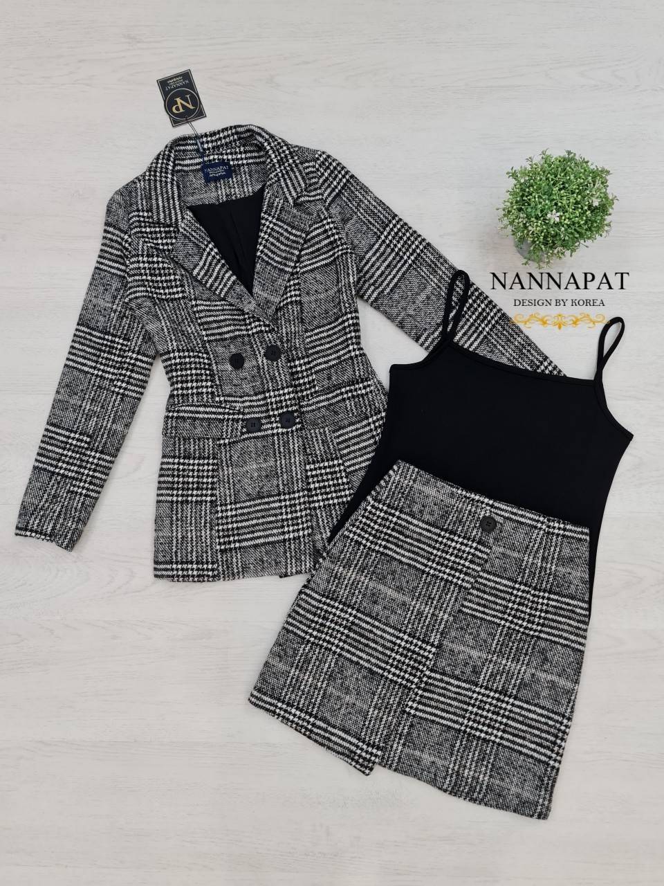 เสื้อสายเดี๋ยวผ้ายืด กระโปรงซิปหลัง