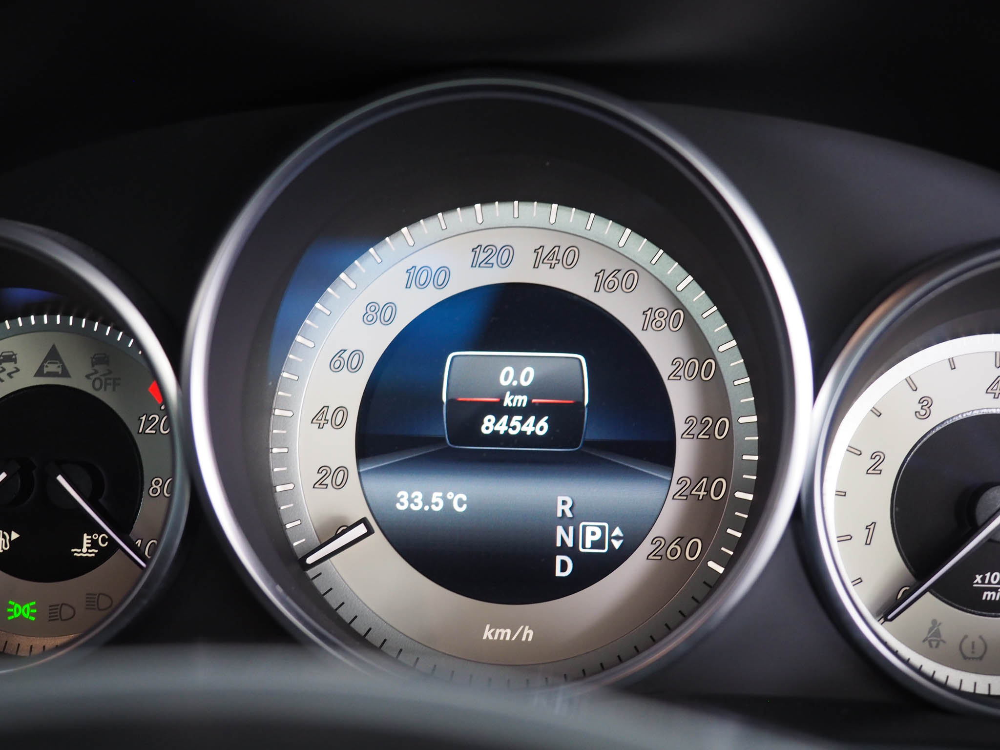 จองแล้ว E200 Coupe AMG W207