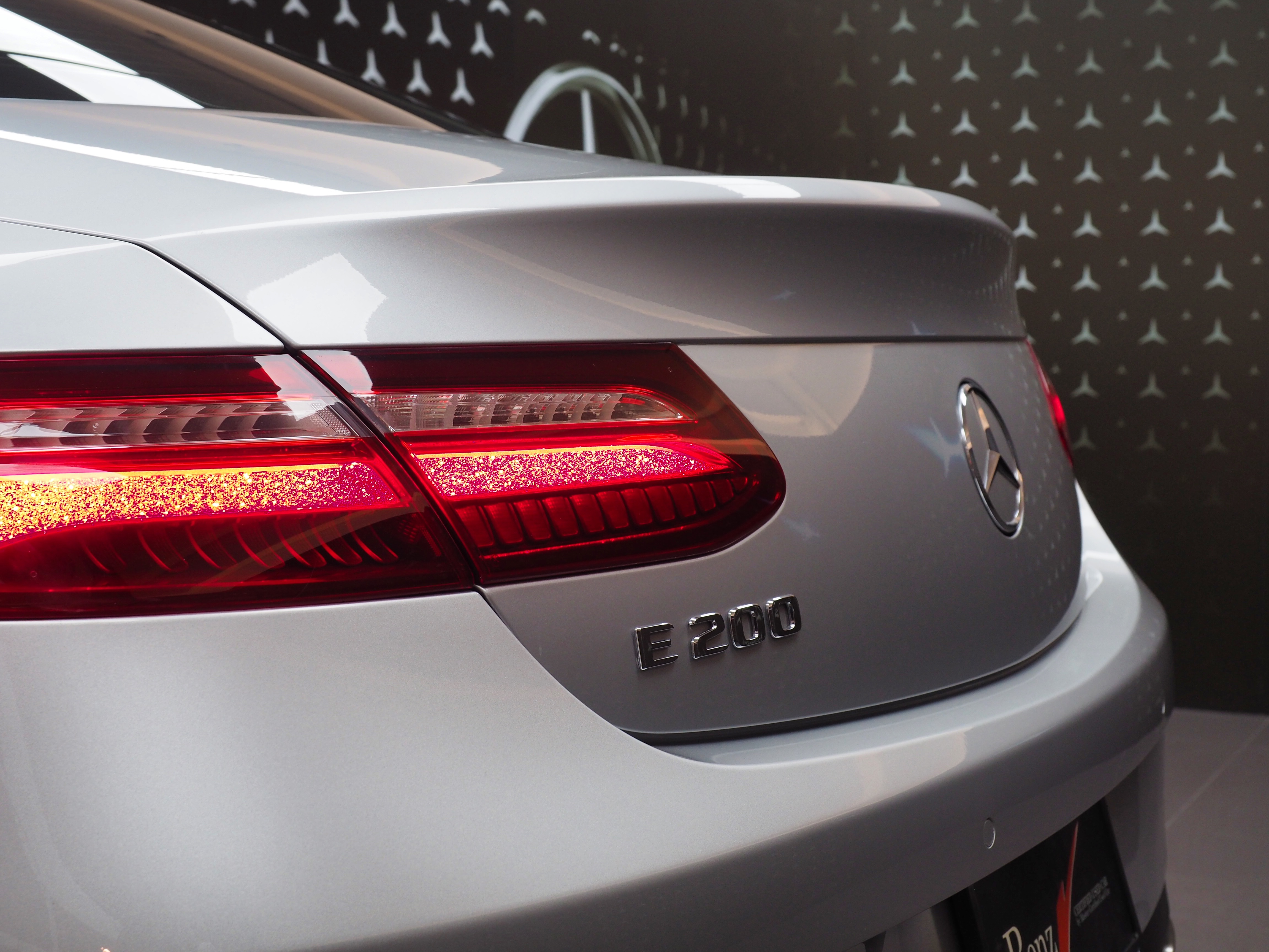 จองแล้ว E200 Coupe AMG Dynamic W238