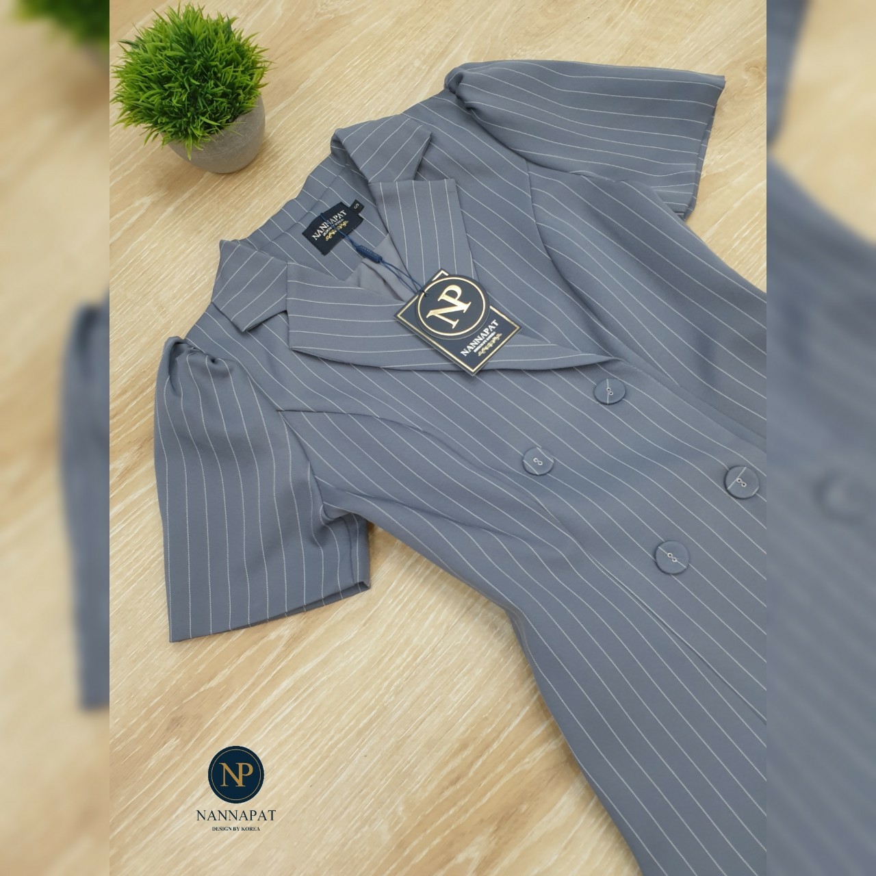 เสื้อกระดุมหน้า กางเกงมีกระเป๋าข้าง