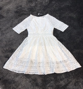dress ผ้าลูกไม้คอกลมแขนสั้น แต่งแฟชั่นมีซิบหลัง