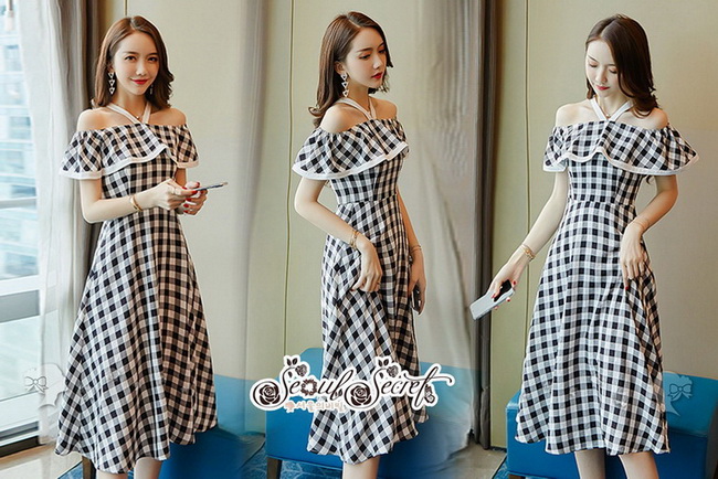 ชุดเดรสเปิดใหล่ผ้าคอตตอนลินินทอลายสก็อตสีดำสลับขาว