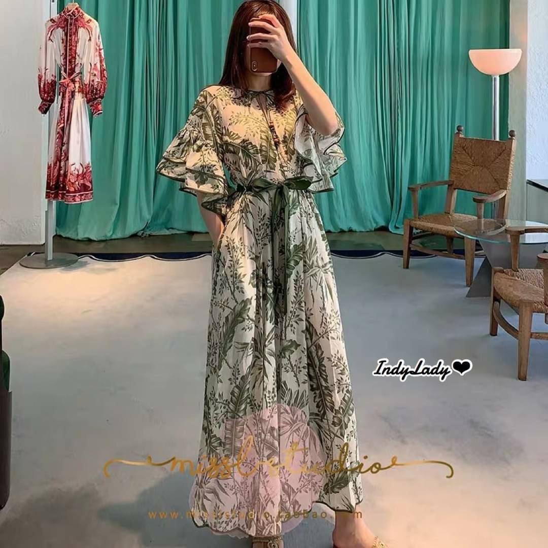 Dress แขนสั้นเป็นชั้นระบาย