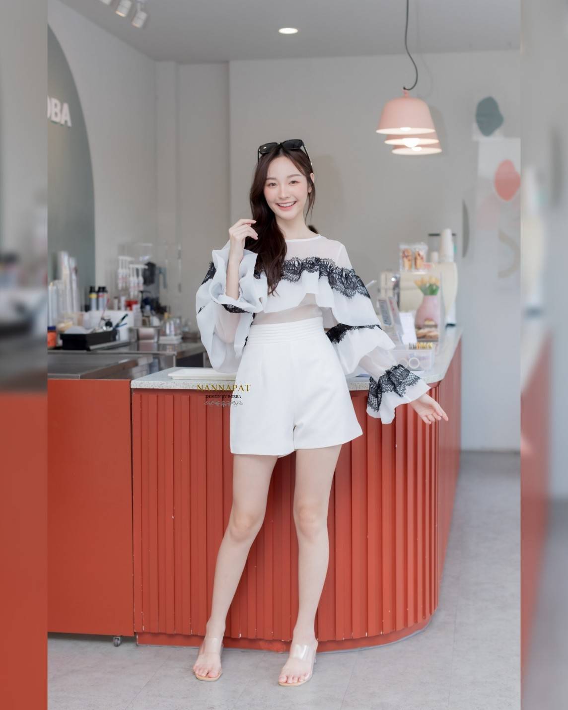 เสื้อซิปหลัง ดีไซน์แขนเป็นปล้องๆ