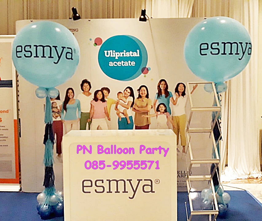 ลูกโป่งทรงกลมสีฟ้า ขนาด 30 นิ้ว พร้อมชื่อ+สายพู่