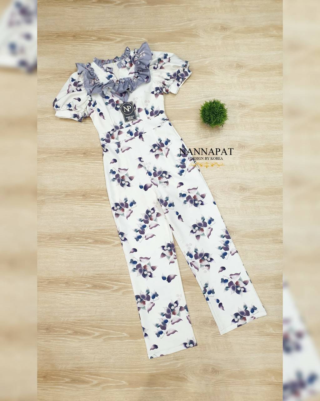 จั้มสูทซิปหลังแต่งระบายช่วงอก