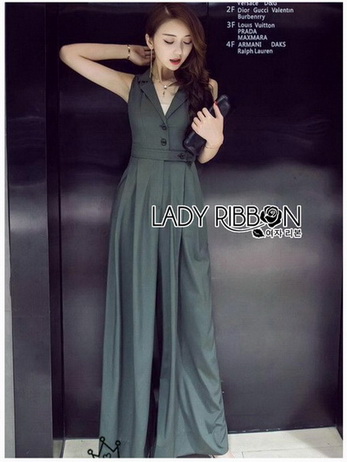 Lady Minimal Chic Buttoned Jumpsuit