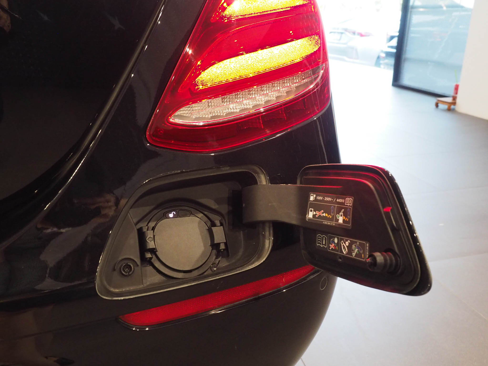 จองแล้ว E350e Exclusive Plug In Hybrid W213